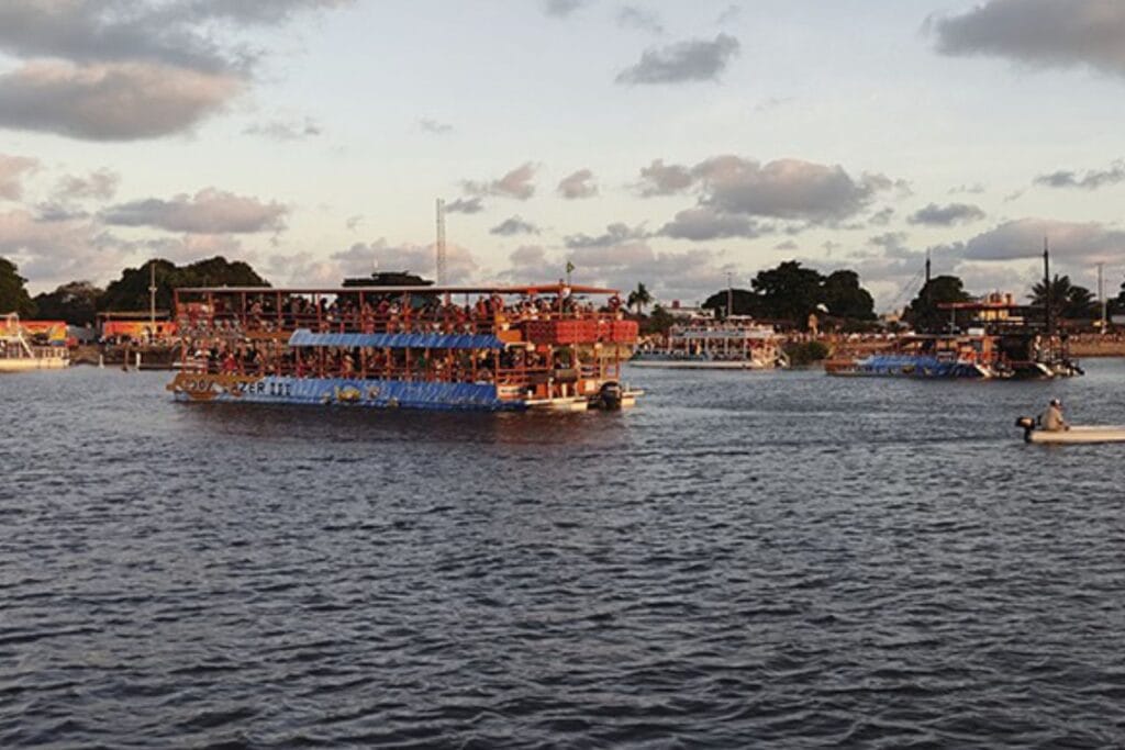 por do sol na praia do jacare