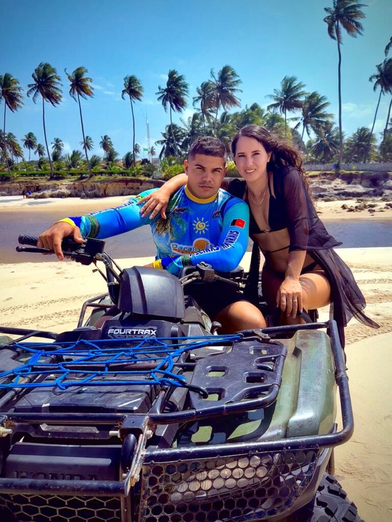 Vista panorâmica do Mirante Dedo de Deus acessado pela trilha de quadriciclo.