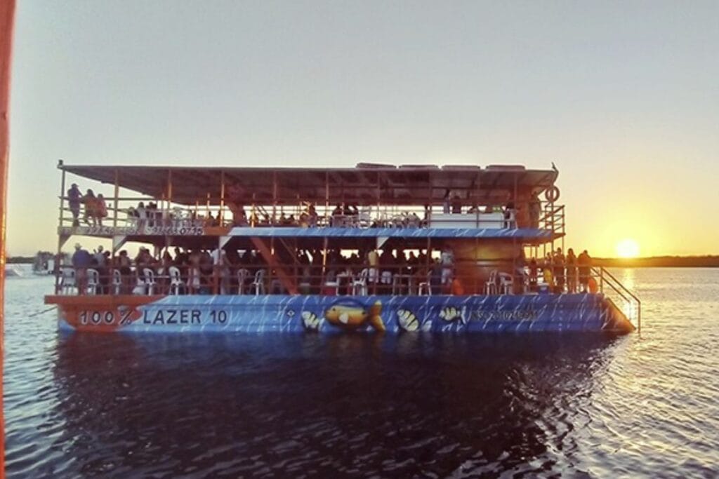 sol se pondo na praia do jacare