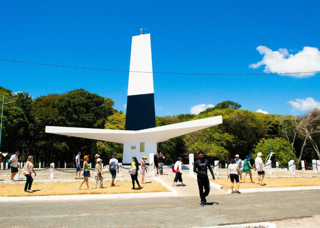 Monumentos e jardins da Praça dos Três Poderes no centro da cidade.